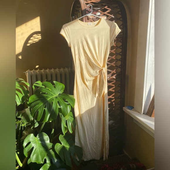 Aritzia Wilfred butter dress - Picture 1 of 4